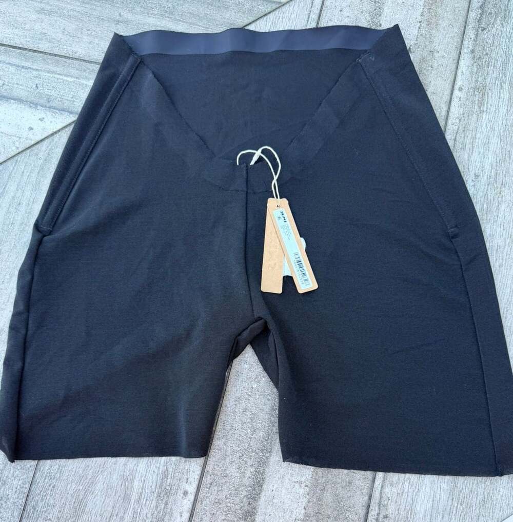 SKIMS Sheer Sculpt Low Back Short Onyx Size L